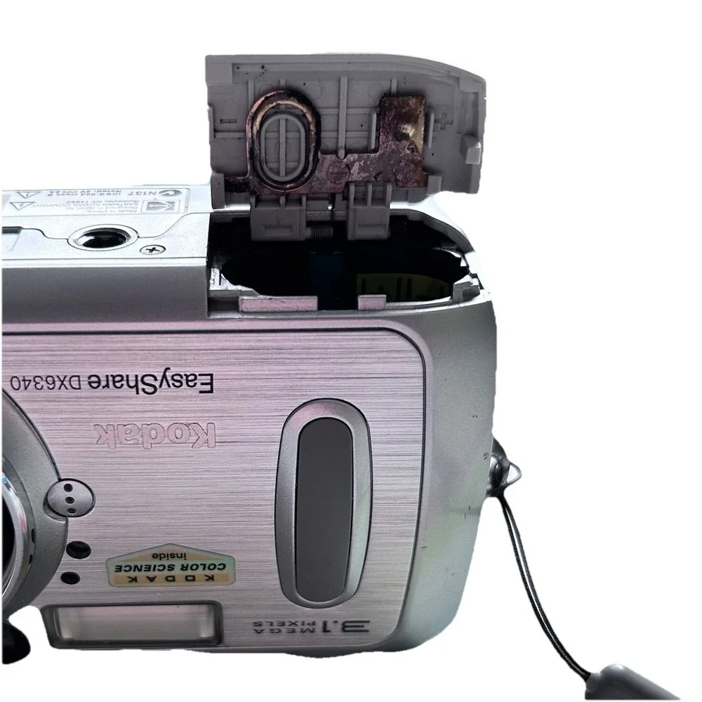 Kodak EasyShare DX6340, 3.1 Megapixels, Silver, 4x Optical Zoom PARTS See Detail